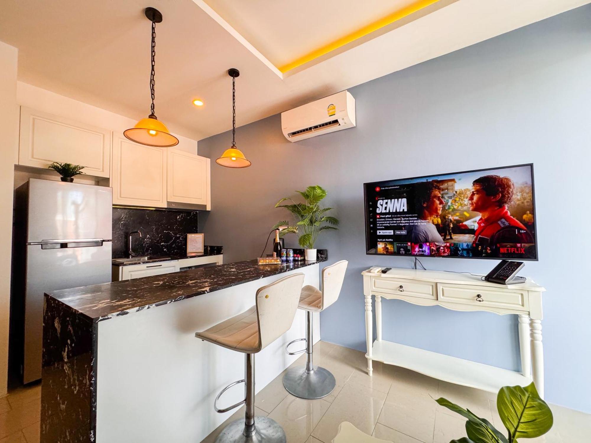 Cozy 1br With Big Balcony - 2 Pools & 5 Mins From Surin Lejlighed
